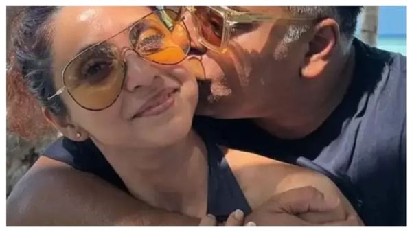 नाबालिग बच्ची को एक्ट्रेस ने बर्थडे पर दिया S*x Toy का तोहफा, अंदर तक हिल गई लड़की बोली- पागल हो गई हो क्या