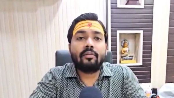 बिहार इलेक्शन से पहले Khan Sir ने पूरी की गरीबों की मुराद, माथे पर भभूत रगड़ किया बड़ा ऐलान, जानकर देंगे दुआएं