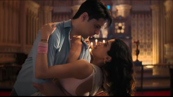 Param Sundari BOC: सिर्फ दो दिन में चमकी सिद्धार्थ जान्हवी की फिल्म, कलेक्शन ने उड़ाए सबके होश!