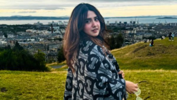 पार्टी करो, ड्रिंक करो, प्रोटेक्शन जरुर यूज करो.. 23 साल की एक्ट्रेस की मां ने बेटी को दी सलाह