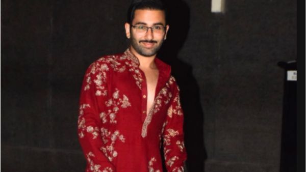 ऐसी टी-शर्ट पहनकर सड़कों पर घूमते देखे Orry, VIDEO देख लोगों ने पकड़ा माथा, कहा- इस ब्रा में तो तुम...