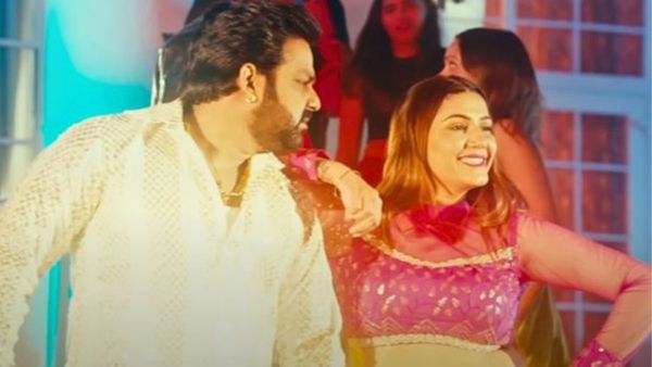 Haryanvi Song: सपना चौधरी ने पवन सिंह के साथ किया कमरतोड़ डांस, वीडियो बार-बार देखने पर हो जाएंगे मजबूर...