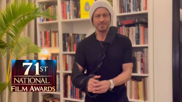 59 की उम्र में Shahrukh Khan को मिला पहला National Award, चोटिल होने के बावजूद बनाया वीडियो, कहा शुक्रिया!