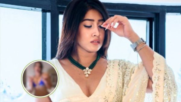 Watch: Sofia Ansari ने बाथरूम में नहाते हुए बनाया VIDEO, वायरल होने के लिए करते दिखीं ऐसे इशारे