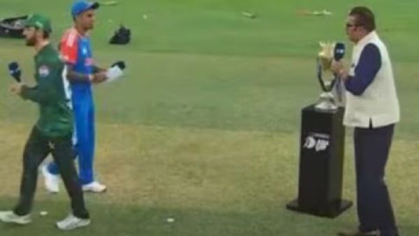 'अंग्रेजी ही नहीं आती..' Asia Cup हारने के बाद रवि शास्त्री से पाकिस्तानी कप्तान ने नहीं की बात, ऐसे हुए ट्रोल
