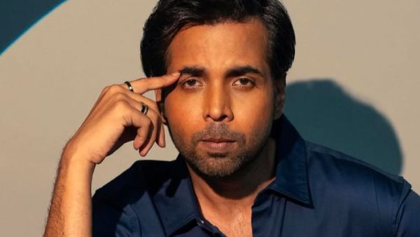 कभी कंपाउंडर तो कभी जना बनकर किया धमाका.. अभिषेक बैनर्जी 20 साल बाद थिएटर में करेंगे वापसी