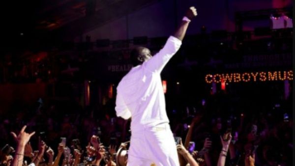 हिंदी का हिट गाना देने वाले अमेरिकी सिंगर का होने जा रहा डिवोर्स, एनिवर्सरी से पहले पत्नी ने दी तलाक की अर्जी