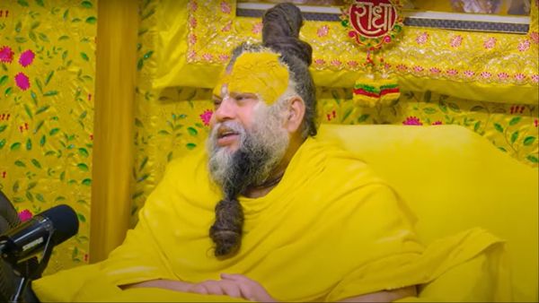 Premanand Maharaj से मिलने के लिए देने पड़ती है फीस? घर, जमीन और प्लॉट बेचने का भी किया जाता है काम?