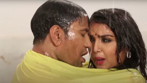 Bhojpuri Video: निरहुआ-आम्रपाली का 3 मिनट का बाथरूम वीडियो वायरल, अकेले में ही देखें ये क्लिप
