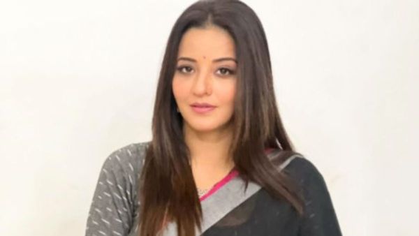 भोजपुरी एक्ट्रेस मोनालिसा पर टूटा दुखों का पहाड़, घर के इस खास सदस्य की हुई मौत...