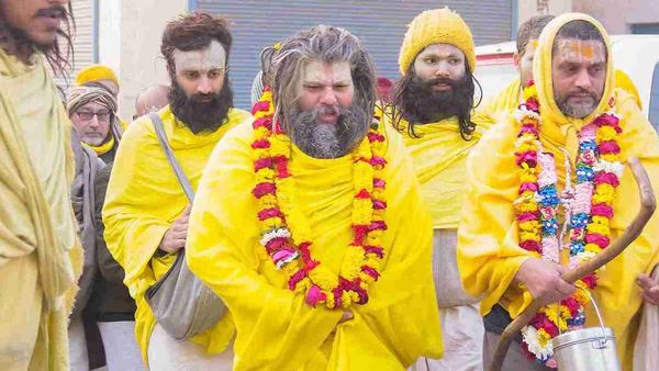 जब प्रेमानंद जी महाराज को शराबियों ने पीटा, रात के अंधेरे में हुआ था ऐसा हाल, वीडियो देख रो पड़ेंगे भक्त