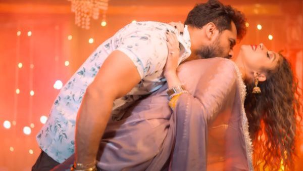 Bhojpuri Video: बोल्डनेस की हद पार! खेसारी लाल ने इंटरनेट पर लगाई आग, क्लिप देख छूट गए फैन्स के पसीने...