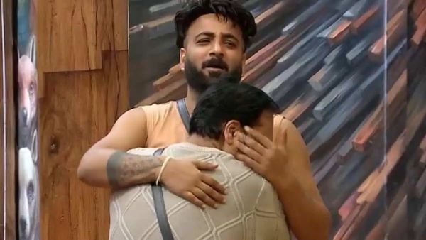 Bigg Boss 19 Elimination: सलमान खान ने किया अब तक का सबसे शॉकिंग एलिमिनेशन, मजबूत कंटेस्टेंट को निकाला बाहर