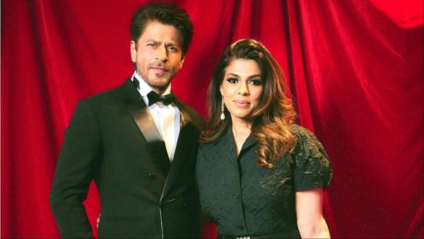 Shah Rukh Khan की मैनजर की इस साल की सैलरी सुन खड़े हो जाएंगे रोंगटे, 12 महीनों की कमाई के आगे IAS भी फेल!