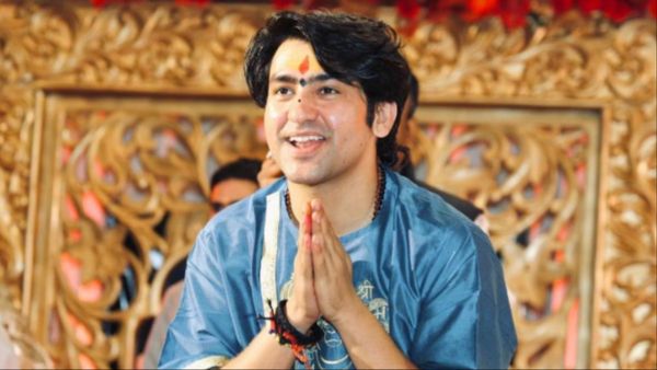 Bageshwar Baba की खुली वॉर्निंग, कहा- 'पटाखों पर ज्ञान मत पेलो, हम बकरीद-ताजिए पर नहीं पेलते, वरना...'