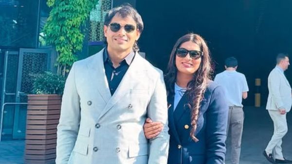 शादी के 10 महीने बाद नीरज चोपड़ा के घर से आई गुड न्यूज़, लाल सूट में दिखीं पत्नी हिमानी मोर