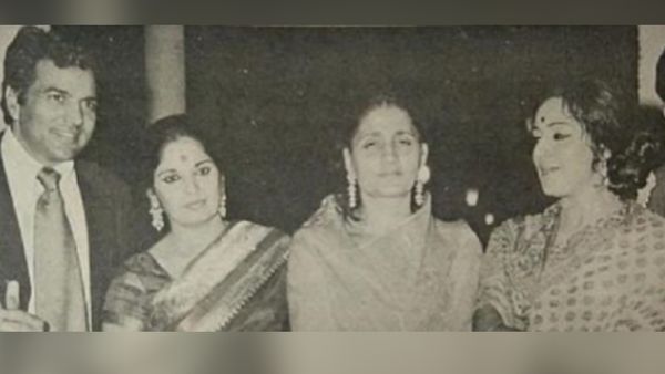 जब दोनों पत्नियों के साथ नजर आए धर्मेंद्र, इकलौती तस्वीर आई सामने, फिर मरते दम तक कभी ऐसा नहीं हुआ!
