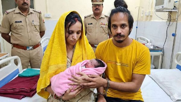 First Photos: आशिक के साथ जेल में पैदा की बेटी, बेशर्मी भरे अंदाज में बाहों में बाहे डाले निकले मुस्कान और साह