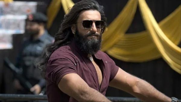 Dhurandhar x review: ढाई साल बाद रणवीर सिंह की वापसी ने मचाया तूफान, सोशल मीडिया पर फैंस हुए हैरान-परेशान!