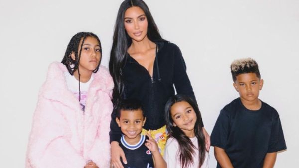 क्रिसमस पर बच्चों को Puppy गिफ्ट करने पर PETA ने लगाई किम कार्दशियन की फटकार, जानें क्या है पूरा मामला