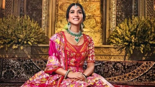 दोस्त की शादी में स्टेज पर डांस करने पहुंचीं राधिका मर्चेंट, बीच में ही भूलीं स्टेप, फिर करना पड़ा ये काम...