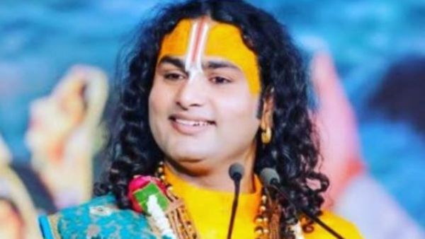 चार जगह मुंह मार चुकीं...महिलाओं पर टिप्पणी करना पड़ा अनिरुद्धाचार्य को भारी, कोर्ट में दर्ज हुआ केस