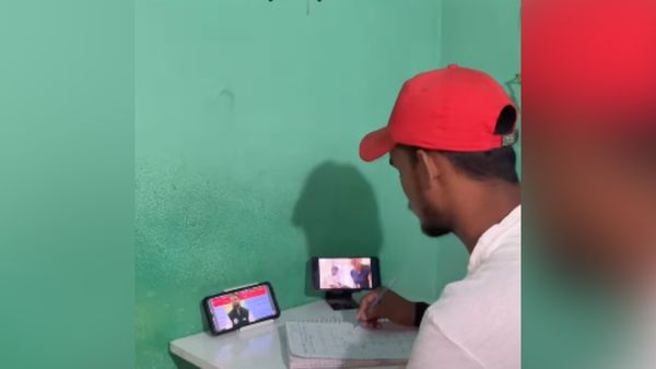 Trending: सामने चलता रहा 19 Minute वाला MMS, पढ़ाई में लीन रहा लड़का, मेहनत को सलाम कर रहे लोग!
