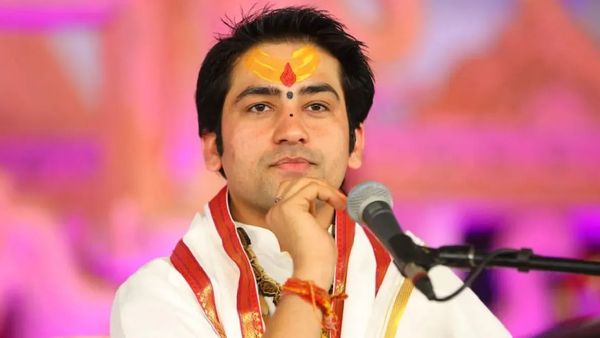 'जावेद और नावेद बनेंगे..' धीरेंद्र शास्त्री ने हिंदुओं पर ही बोला हमला? वेदों को लेकर कह डाली इतनी बड़ी बात!