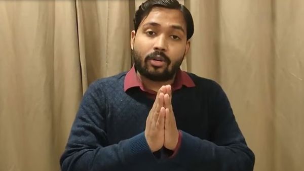 दीवानी लड़की ने खून से बना दी खान सर की तस्वीर, शादी के बाद खान सर ने लड़की से कही ये बात