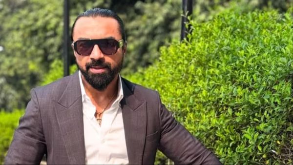 दिल्ली की इन्फ्लुएंसर ने किया एक्सपोज! एजाज खान की चैट्स कर दी लीक- 'हम साथ में कुछ कर सकते हैं'