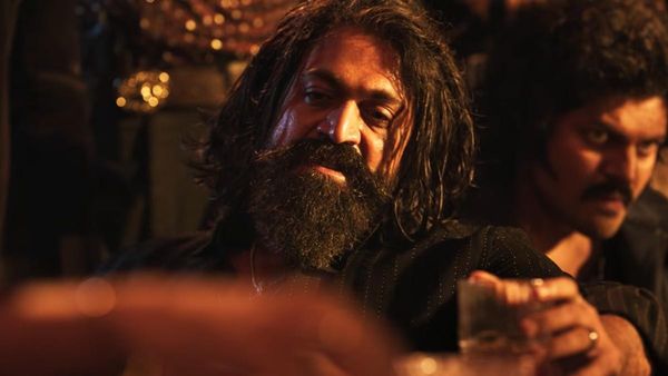 Toxic Teaser: यश के 'टॉक्सिक' टीजर ने हिलाया इंटरनेट, डायलॉग डिलिवरी देख उड़ जाएंगे होश