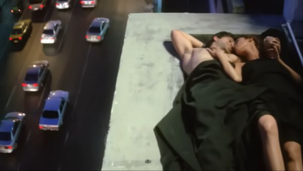 4 मिनट 7 सैकेंड का गाना, जिसे कुंडी बंद करके देखते थे लोग, सिंगर को छिपाना पड़ा मुंह, हसीना को पड़ी थी गालियां