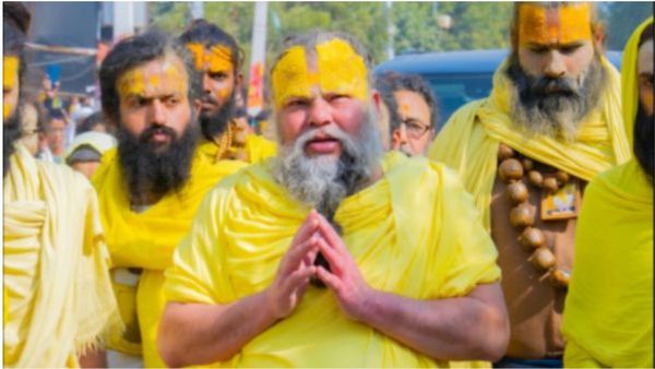 प्रेमानंद महाराज का दर्शन करने आए श्रद्धालुओं को कार ने रौंदा, मची चीख-पुकार, कई की हालत नाजुक