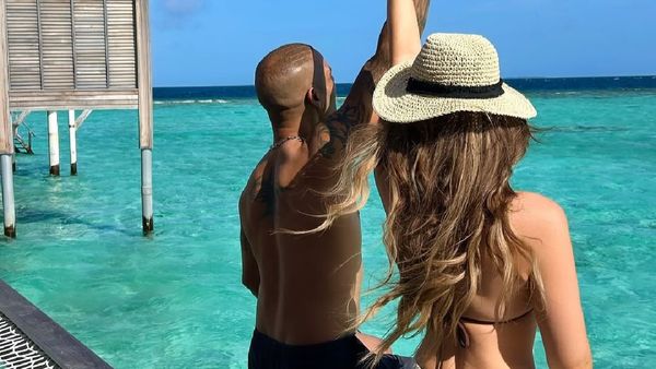 इस जगह हनीमून मना रहे हैं शिखर धवन, बिकिनी में दुल्हनिया ने काट दी तबाही