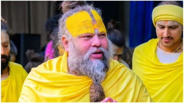 करोड़ों की भीड़ में प्रेमानंद महाराज कैसे चुनते हैं अपना शिष्य? दीक्षा का यह नियम उड़ा देगा होश!
