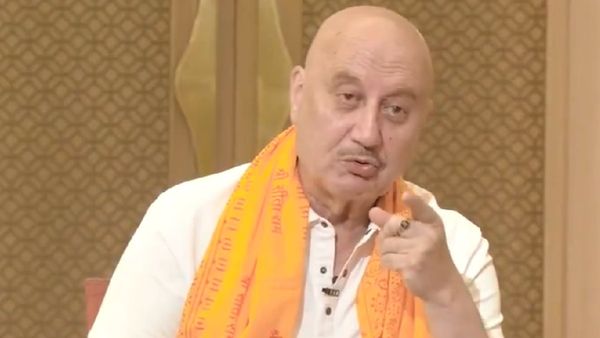'मंदिर में महिलाओं का रेप..' राम मंदिर चोरी का बचाव करते हुए क्या बोल गए अनुपम खेर, गालियां दे रहे हैं लोग