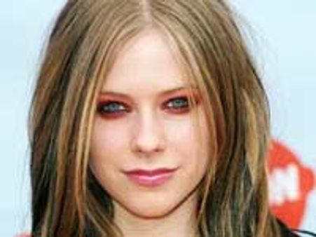 Avril Lavigne to spread her fragrance