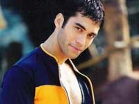 Kushal not gay enough for Fashion