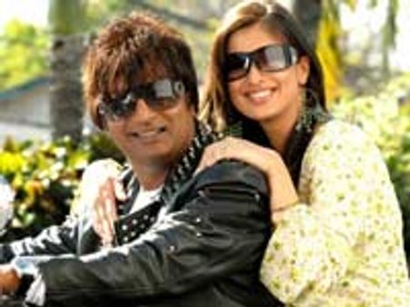 Vellithirai - Review