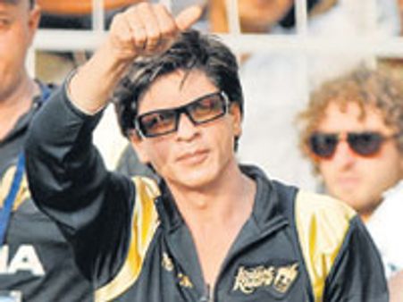 Shahrukh starts blogging like Big B, Aamir