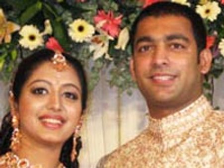Gopika betrothed with Dr Ajilesh
