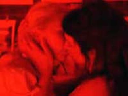 Scarlett does not feel romantic while kissing Penelope