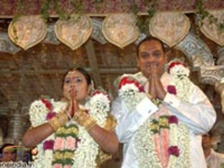 CM wishes Bharathiraja's daughter