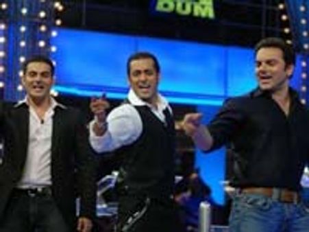 Khan brothers starrer Amar Akbar Anthony scrapped