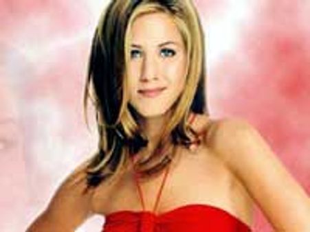 Aniston spends Christmas with Courtney Cox