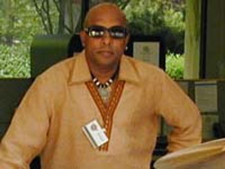 Drummer Sivamani in Modhi Vilayadu!