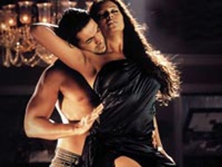 Bhatts to make a sizzling sequel to Jism