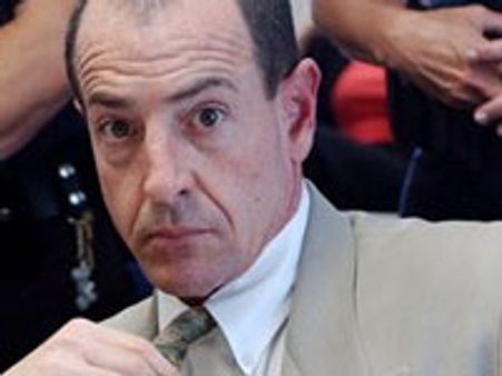 Lindsay's father launches another attack on Sam