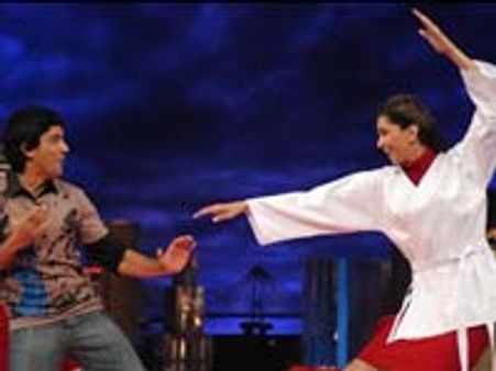 Deepika celebrates Farhan’s Birthday on Oye, It’s Friday