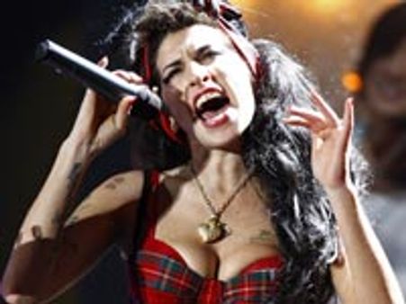 Amy Winehouse sings for Josh Bowman